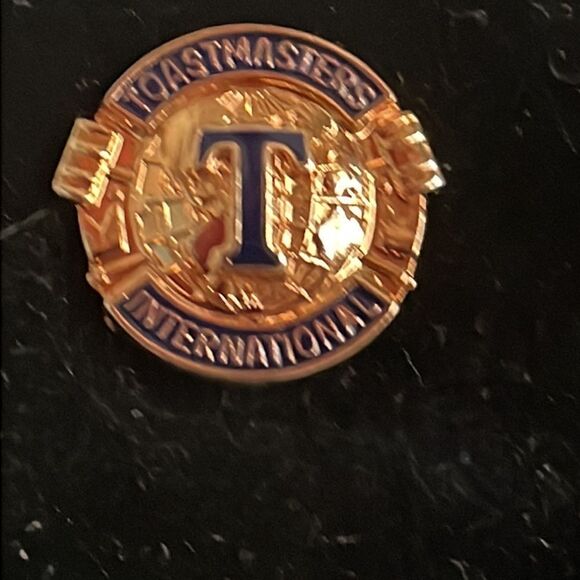 Vintage 1950s MCM Toastmaster International gold tone blue enamel lapel pin - Picture 6 of 12